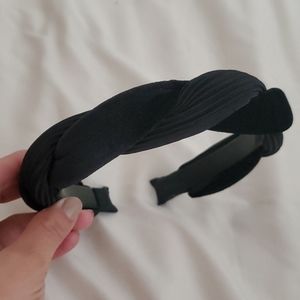 Black head band